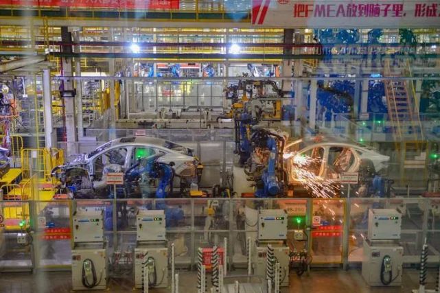 五大工程驅動 西安新能源汽車產業強勢崛起，打造智能綠色的‘超級工廠’